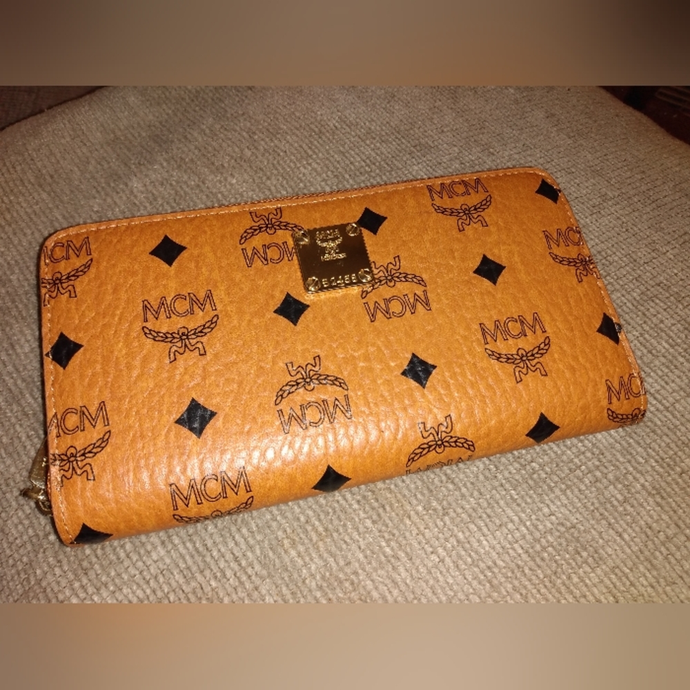 Mcm long zippy wallet - Picture 1 of 5